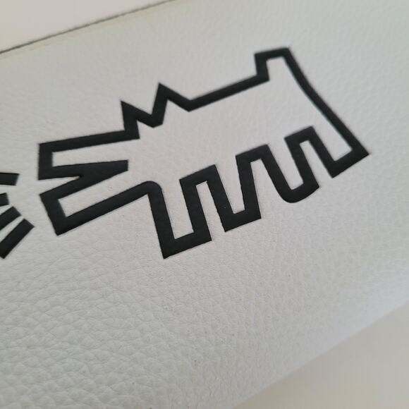 COACH × KEITH HARING White Dog Wallet Zip Around Rare Pebble Leather Large - Picture 12 of 12